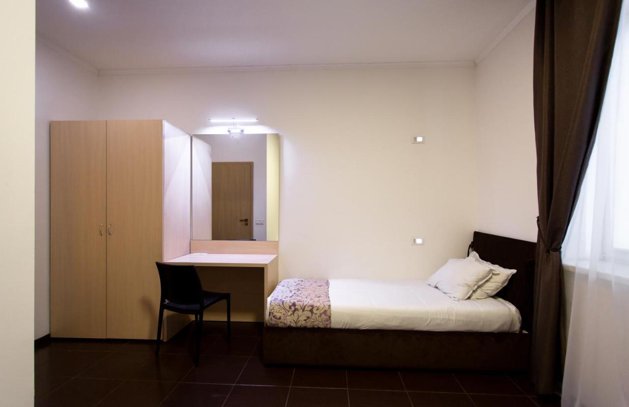 Hotel One Umany Kültér fotó