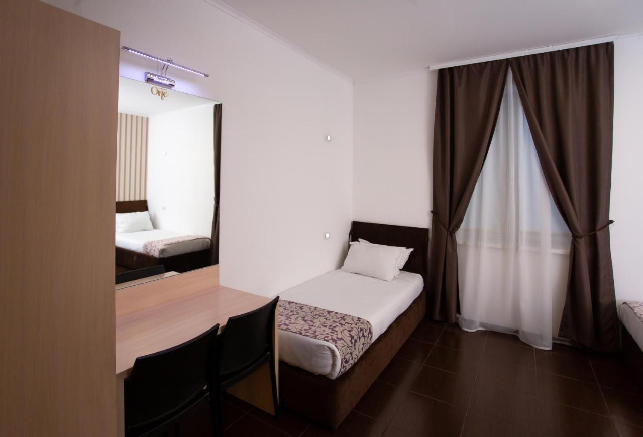 Hotel One Umany Kültér fotó