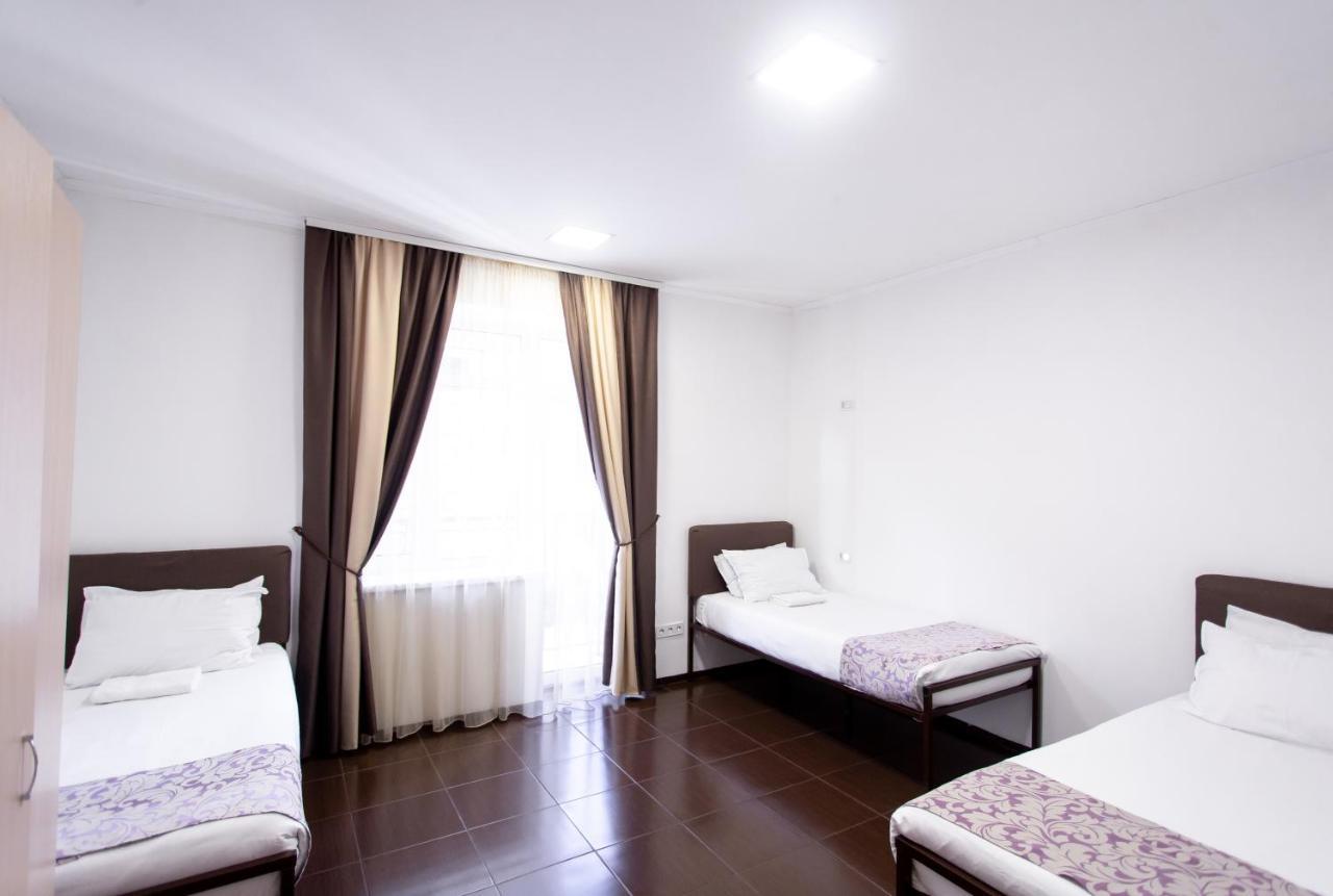 Hotel One Umany Kültér fotó